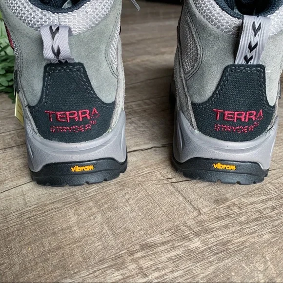 New Balance Women's Gray and Red Hiking Boots - Picture 2 of 8